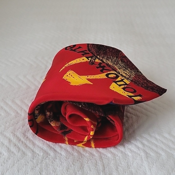 The Beatles Back in the USSR Silk Tie - Picture 2 of 7